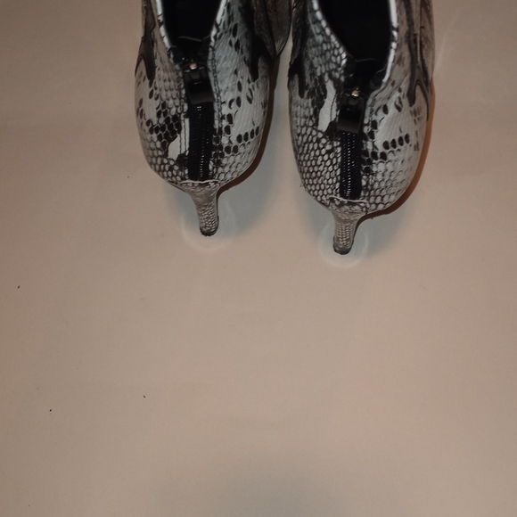 Python Print Bootie - Picture 6 of 8